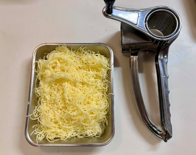 チーズグレーター