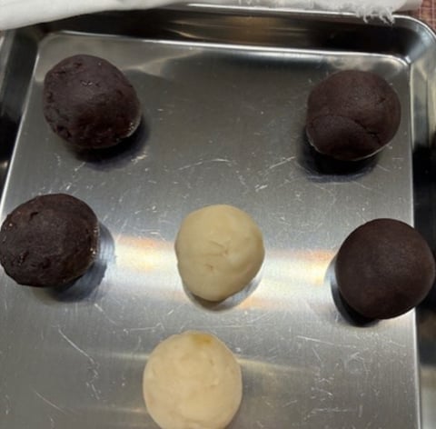 和菓子にミルクを！練り切りのあんこ玉作り
