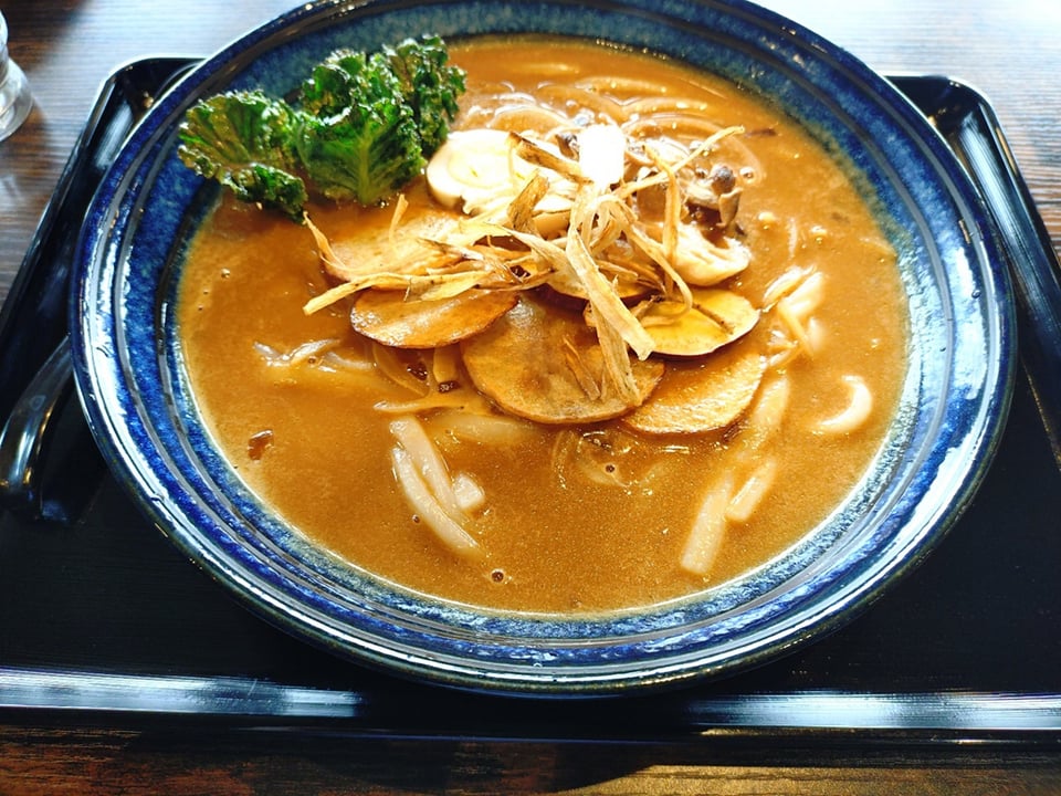 道の駅 三芳村（みよしむら） 鄙の里（ひなのさと）　ミルクカレーうどんイメージ