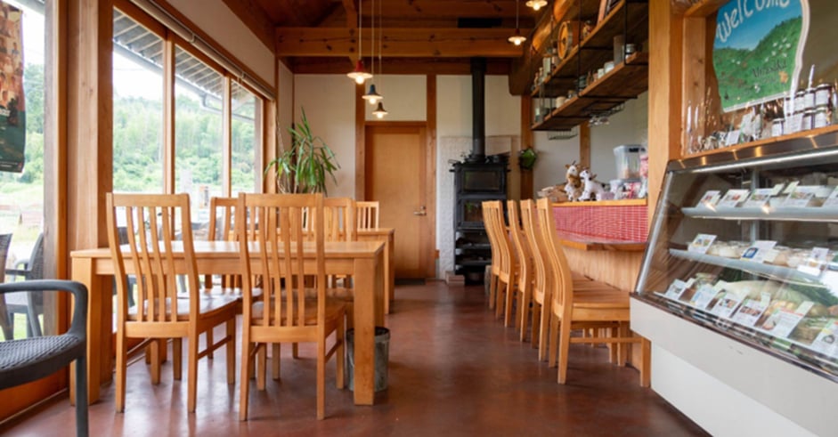 三良坂フロマージュ店内