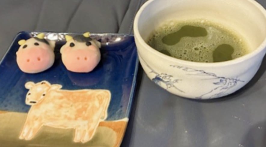和菓子にミルクを！牛の練り切り完成！
