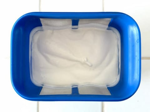 クリーミーな水切りヨーグルトに!