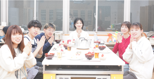 撮影はいいから早く食べさせてという目線を感じます